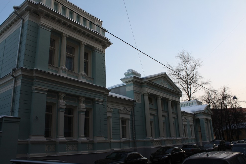 Фасад особняка на Басманном