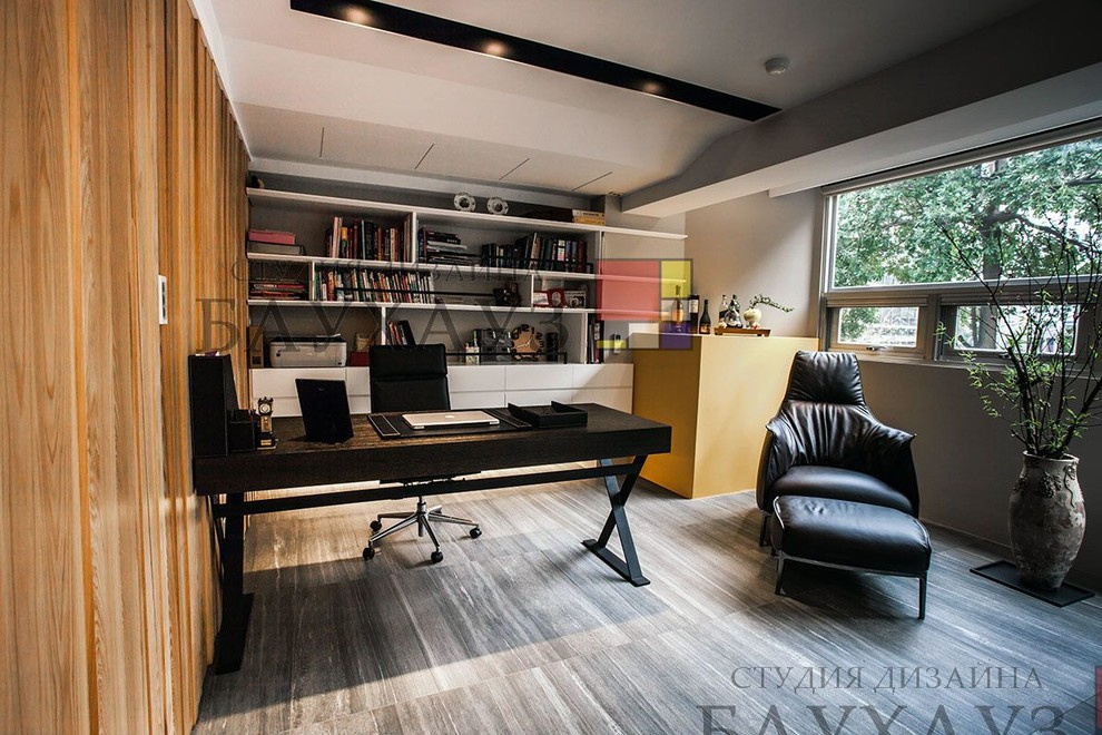 Кабинет в квартире-студии "Ход конём"