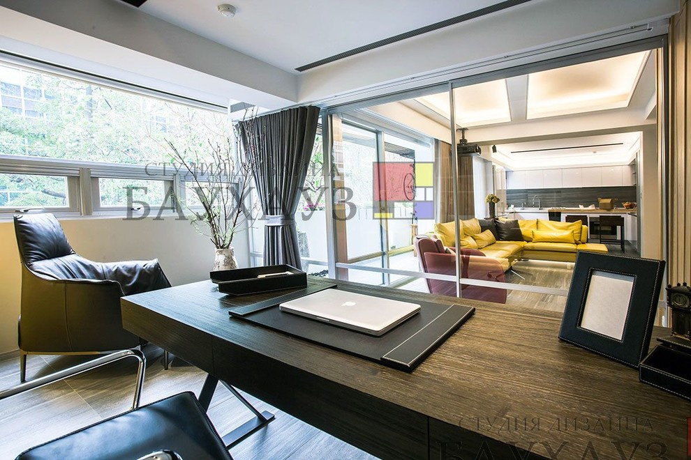 Кабинет в квартире-студии "Ход конём"