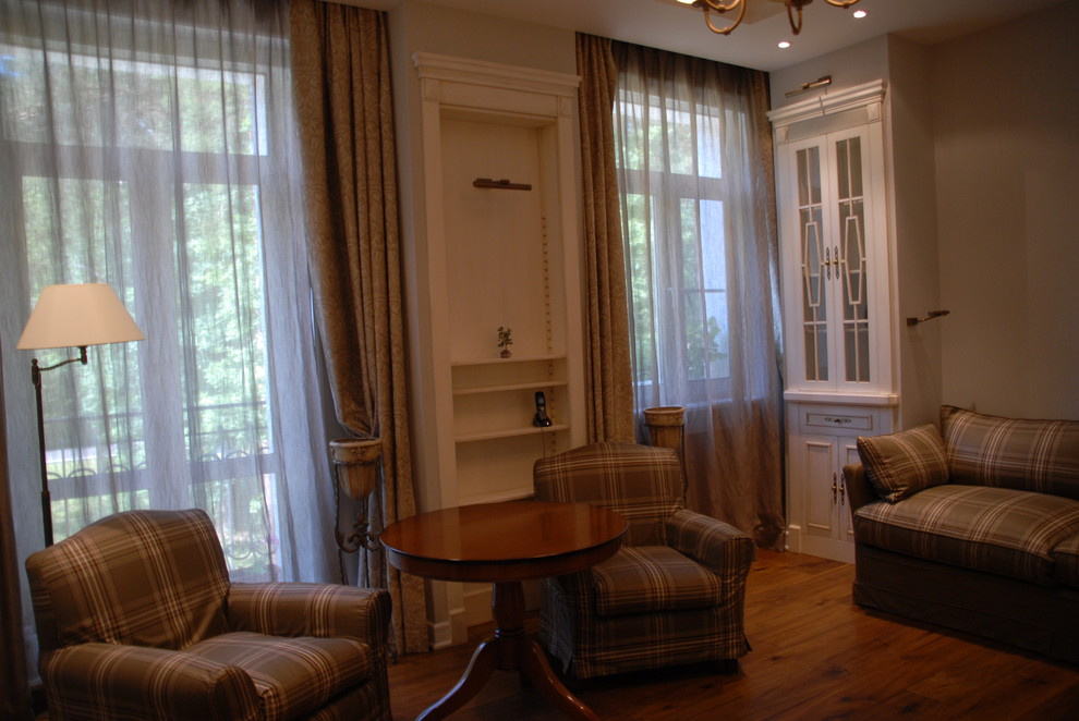 "восемь уровней для трех поколений"