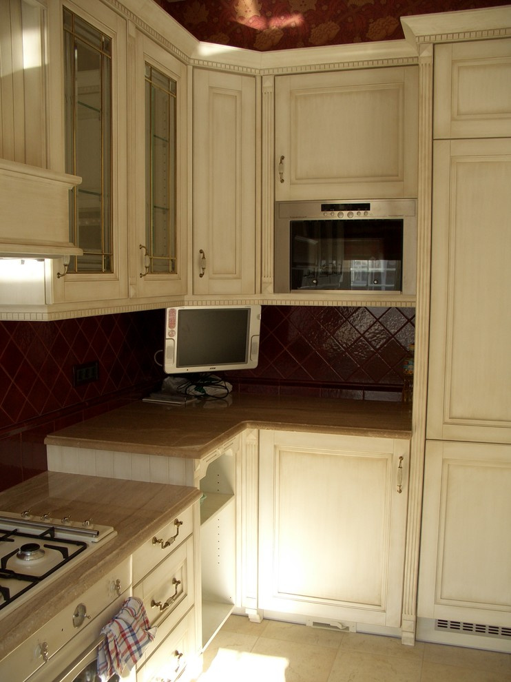 "восемь уровней для трех поколений"