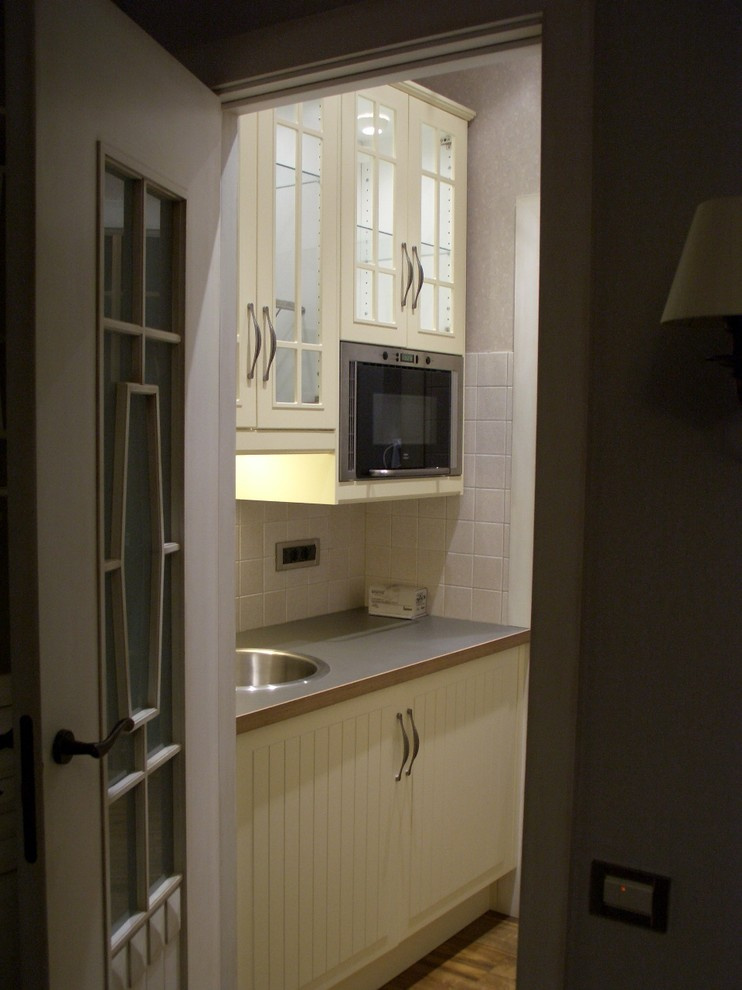 "восемь уровней для трех поколений"