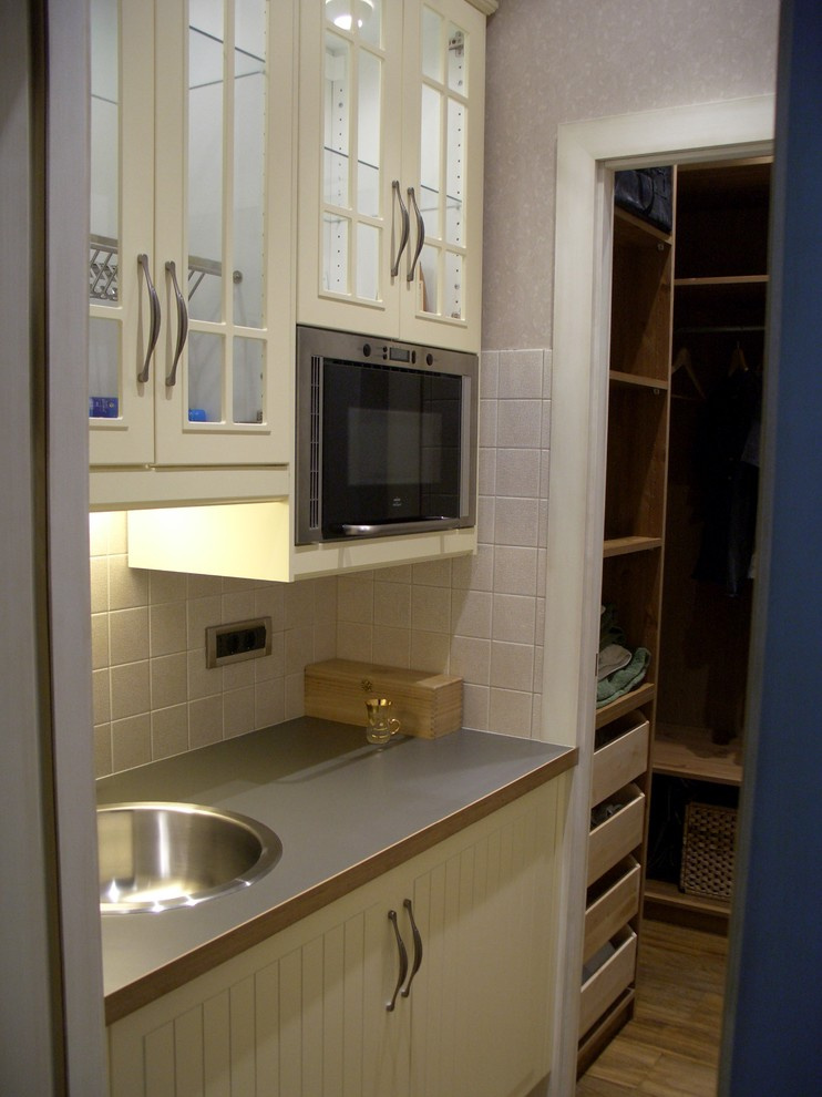 "восемь уровней для трех поколений"