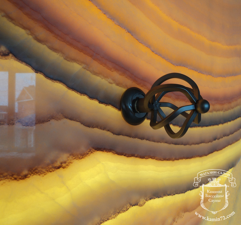 Камин из оникса