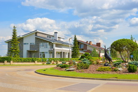 Озеленение поселка на Новой Риге