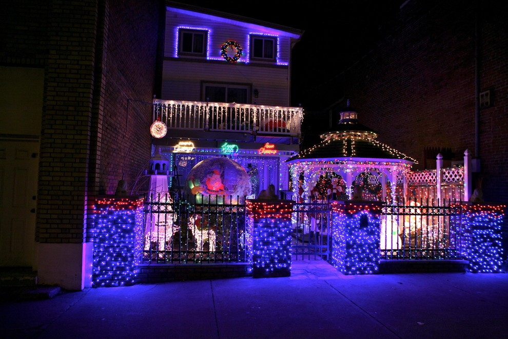 Новогоднее украшение домов