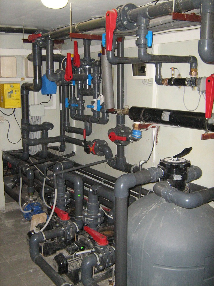 Оборудование очистки воды бассейна, технические помещения