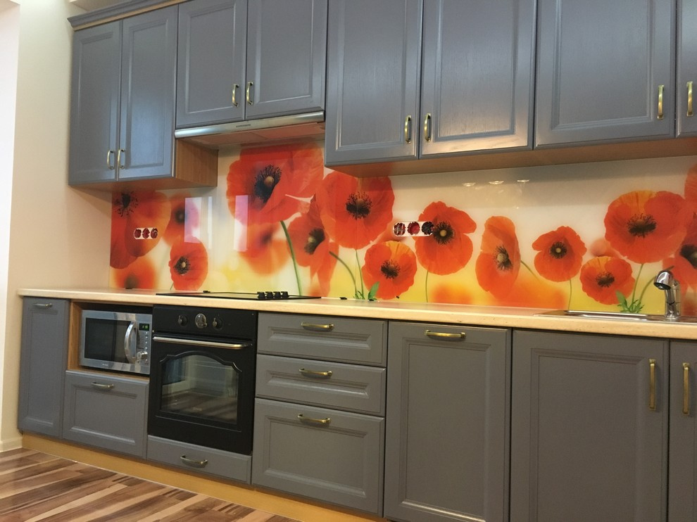 Чехов в красном