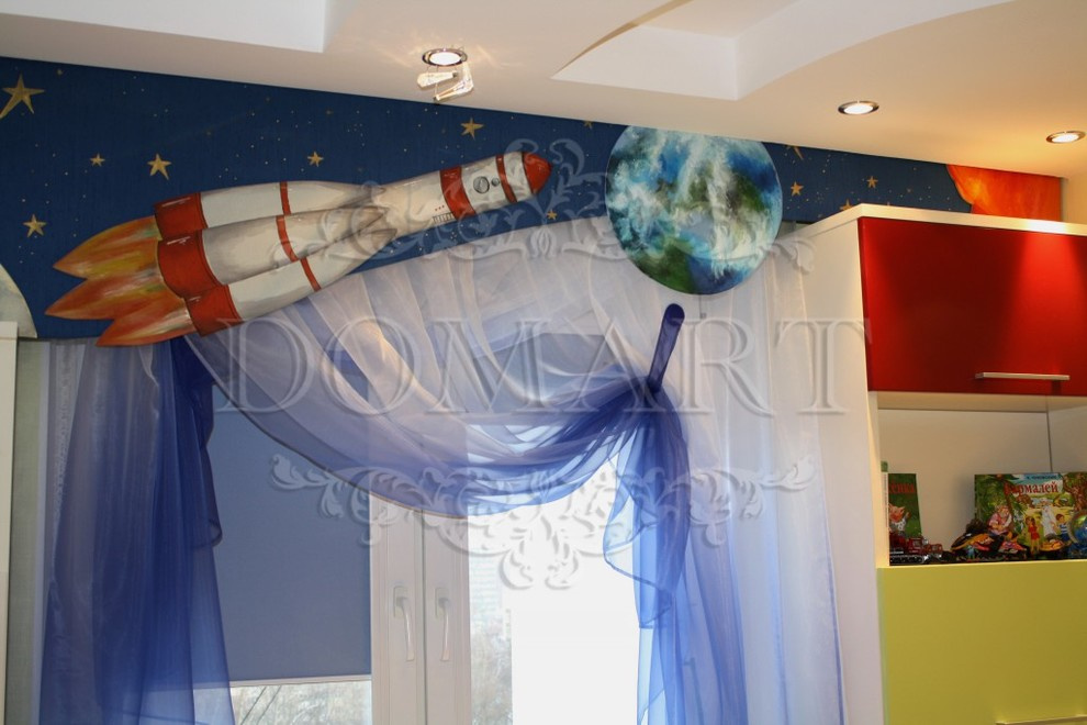 Авторская работа - жесткий ламбрекен с апликацией