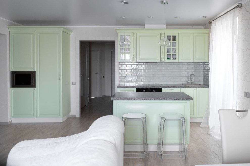 Маленькая кухня с островом