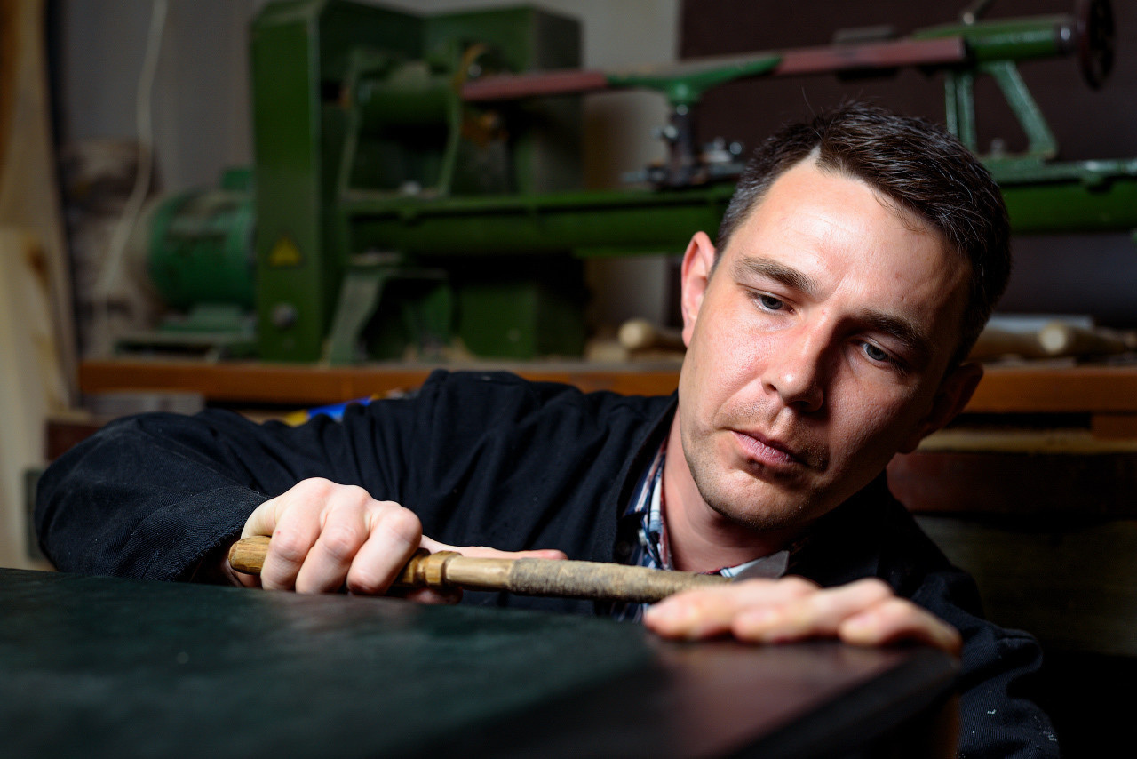 Портрет: Испанский мастер по дереву в российской глубинке