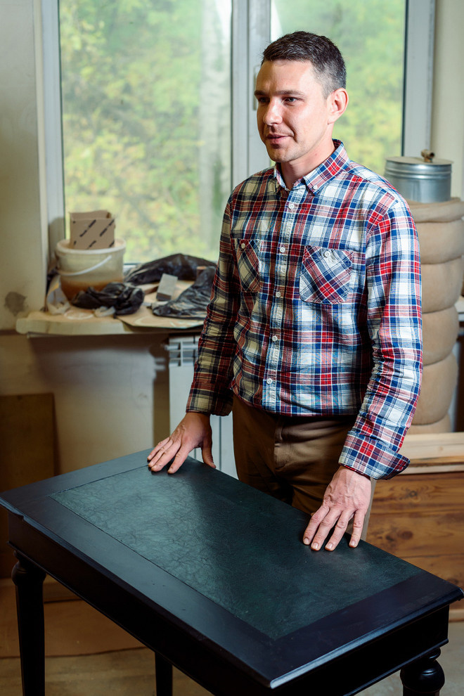 Фотографии из мастерской мебельного реставратора