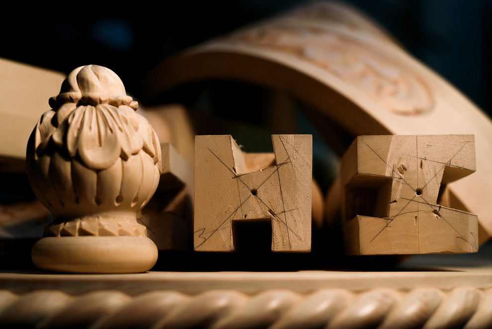 Фотографии из мастерской мебельного реставратора