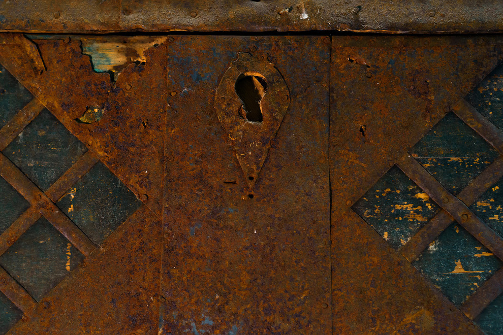 Фотографии из мастерской мебельного реставратора