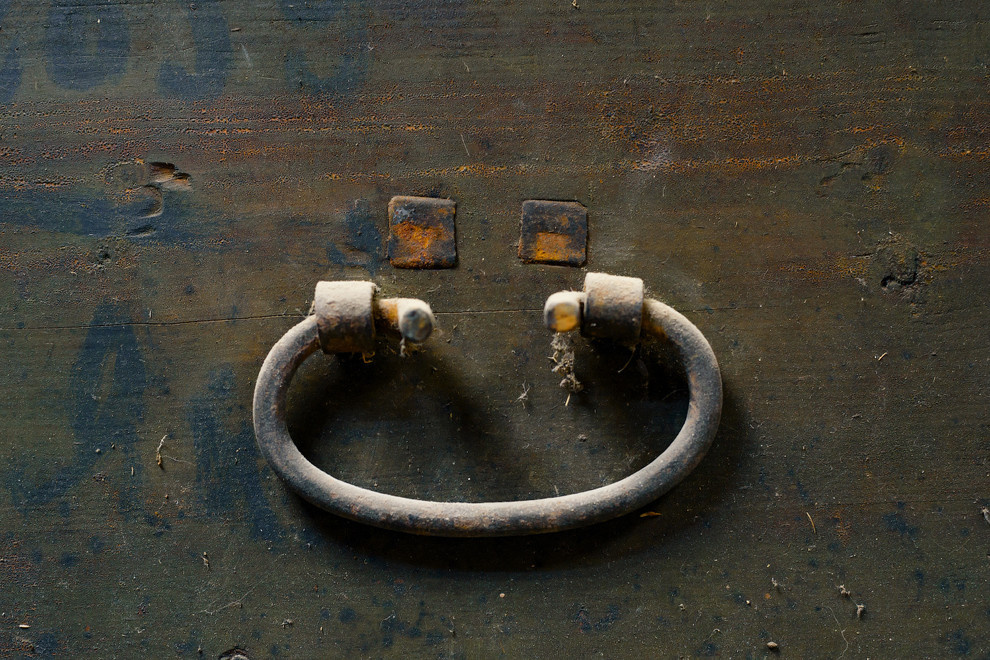 Фотографии из мастерской мебельного реставратора