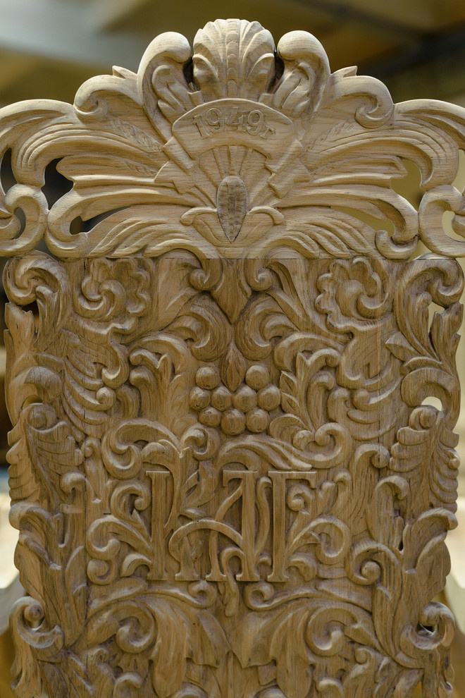 Фотографии из мастерской мебельного реставратора