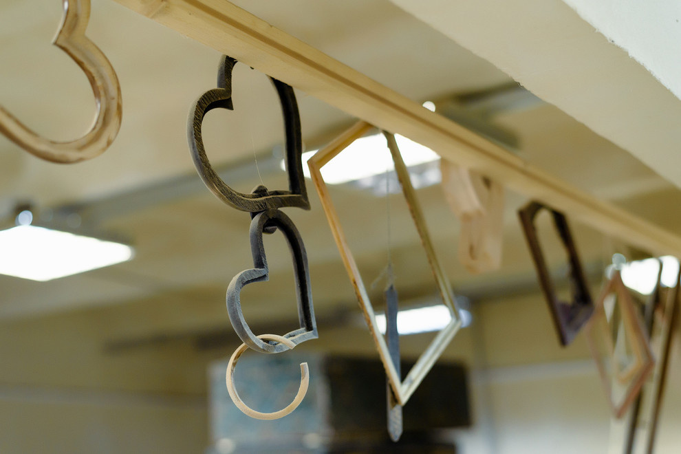 Фотографии из мастерской мебельного реставратора