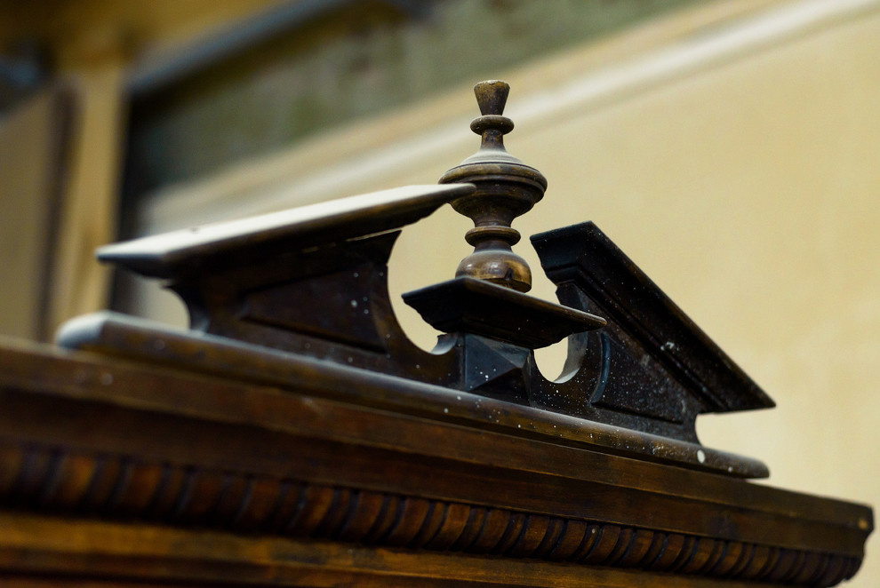 Фотографии из мастерской мебельного реставратора