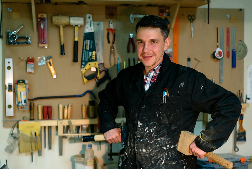 Фотографии из мастерской мебельного реставратора