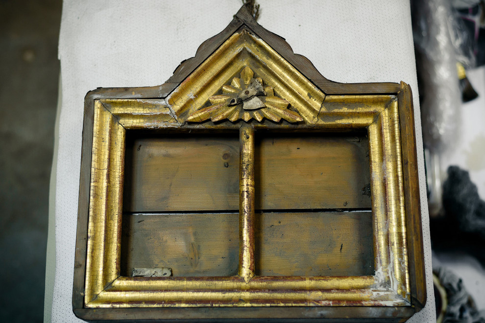 Фотографии из мастерской мебельного реставратора