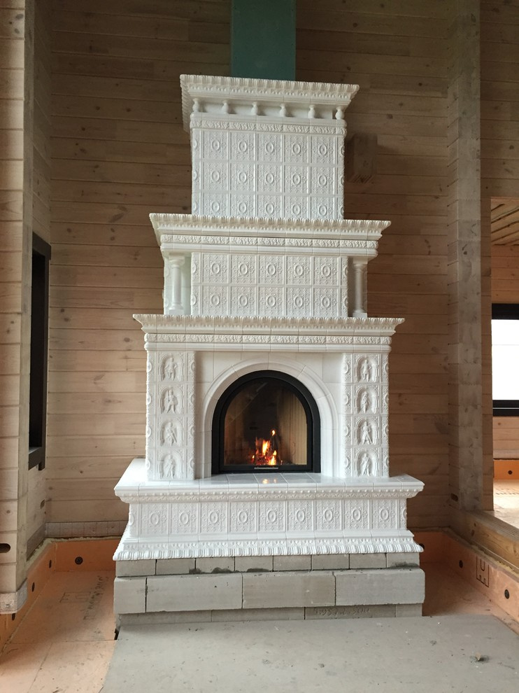 Камин белоснежный из коллекции изразцов "Реставрация"