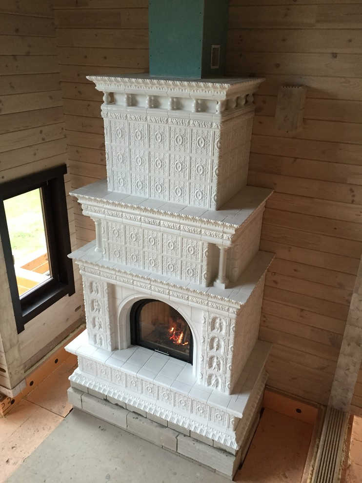 Камин белоснежный из коллекции изразцов "Реставрация"