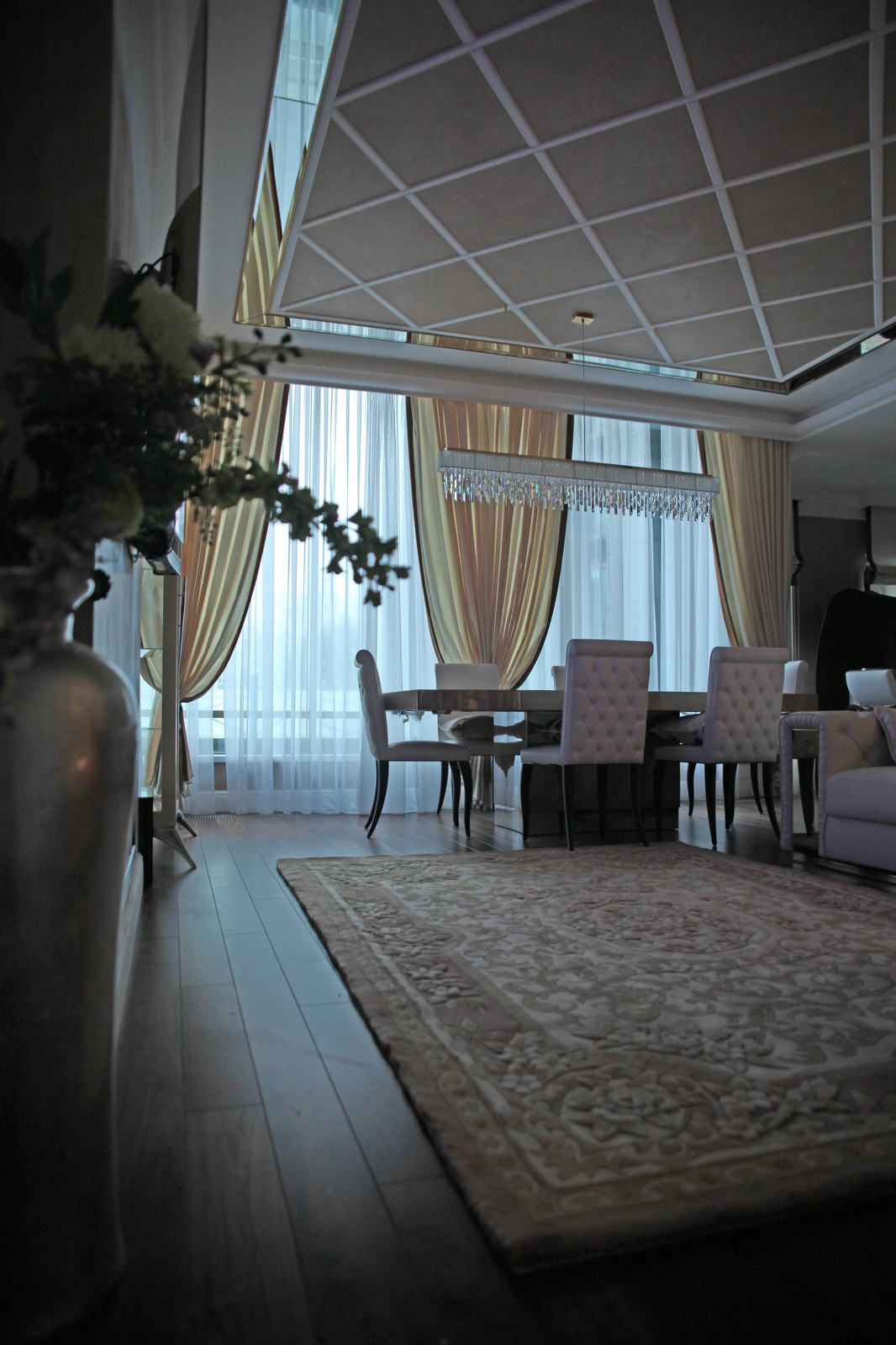 Квартира в клубном жилом комплексе на Крестовском острове в Санкт-Петербурге.