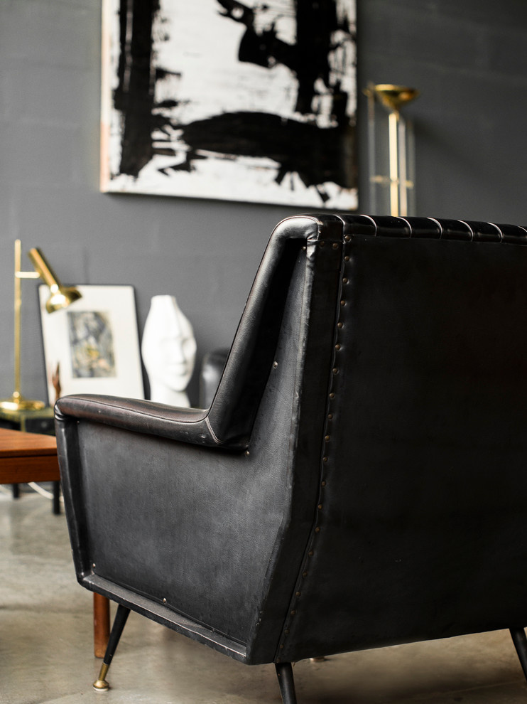 Портрет: В гостях у Татьяны директора магазина винтажной мебели Repeat Story