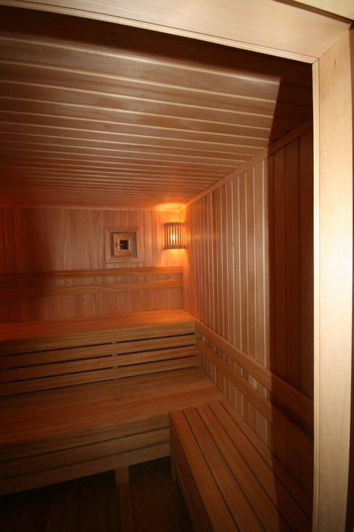 Баня из оцилиндрованного бревна "Песня"