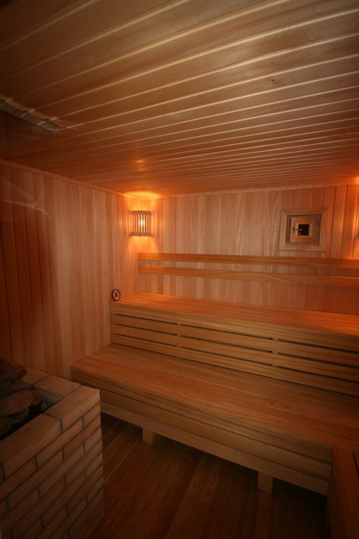 Баня из оцилиндрованного бревна "Песня"