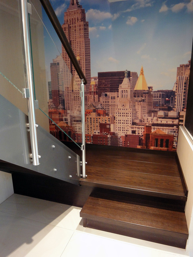 Металлическая лестница на тетивах в Павловске