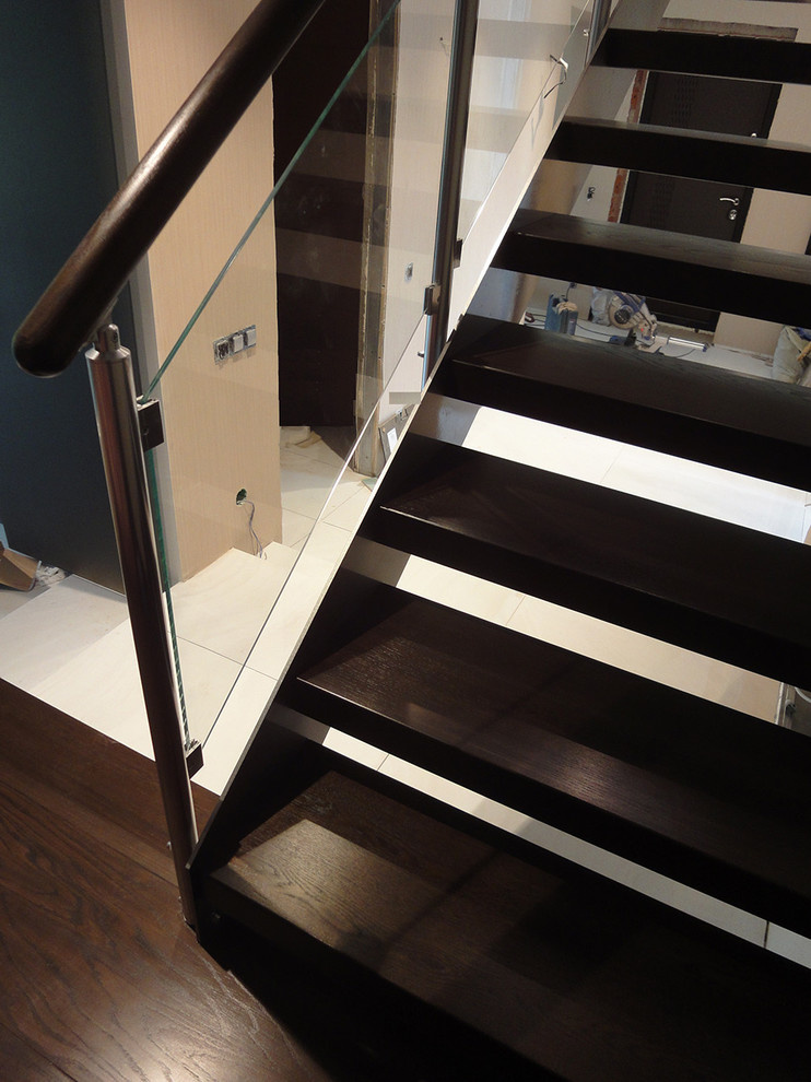 Металлическая лестница на тетивах в Павловске