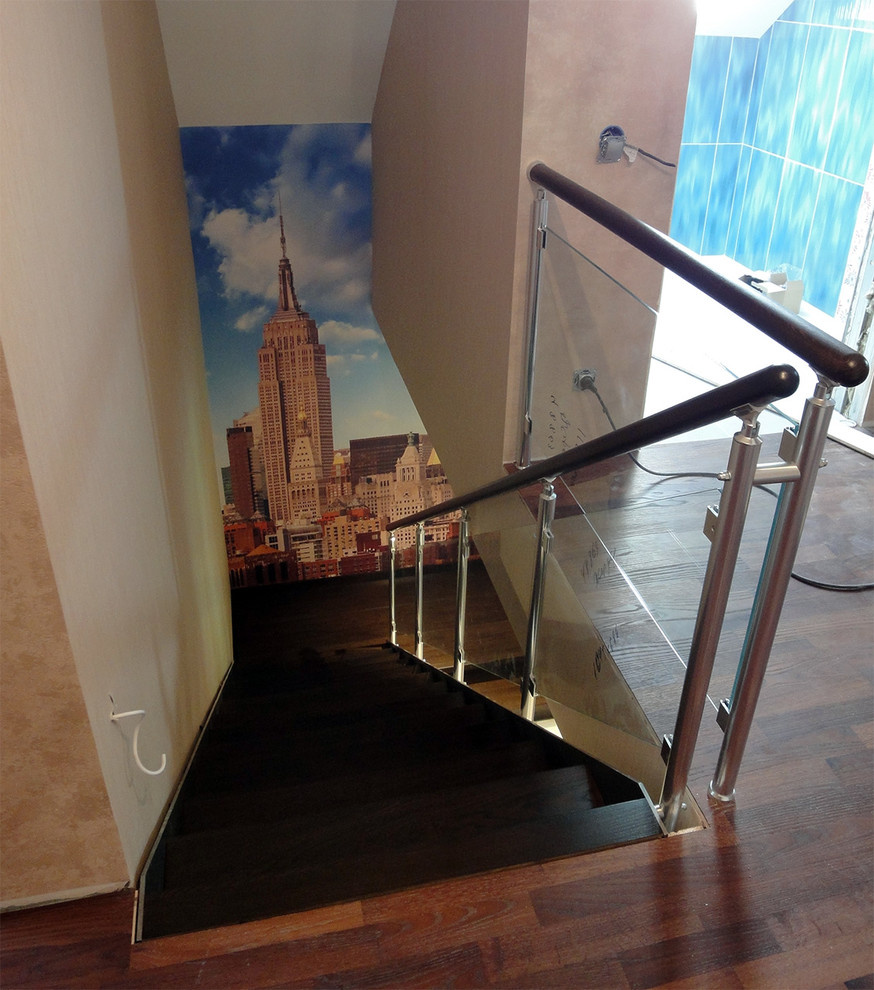 Металлическая лестница на тетивах в Павловске