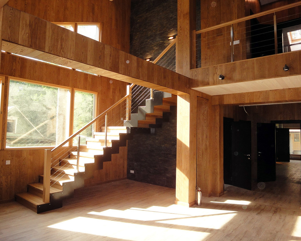 Лестница на второй этаж в Комарово