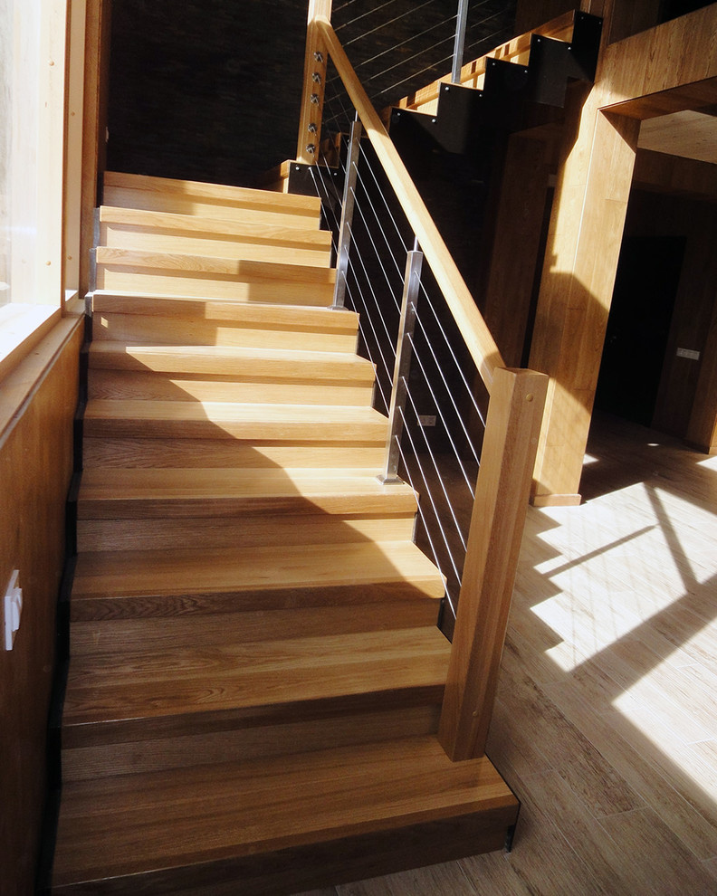 Лестница на второй этаж в Комарово