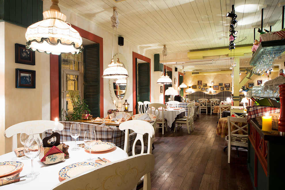 Ресторан "Гости" в Петербурге по Малой Морской улице