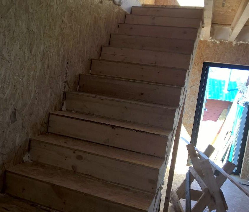 Обложка проекта: Лестница из СИП-панелей