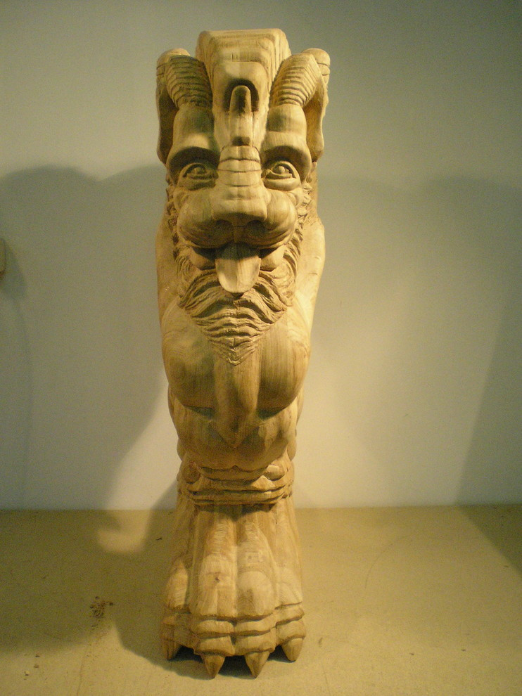 Обложка проекта: Фигура на заходной столб лестницы.