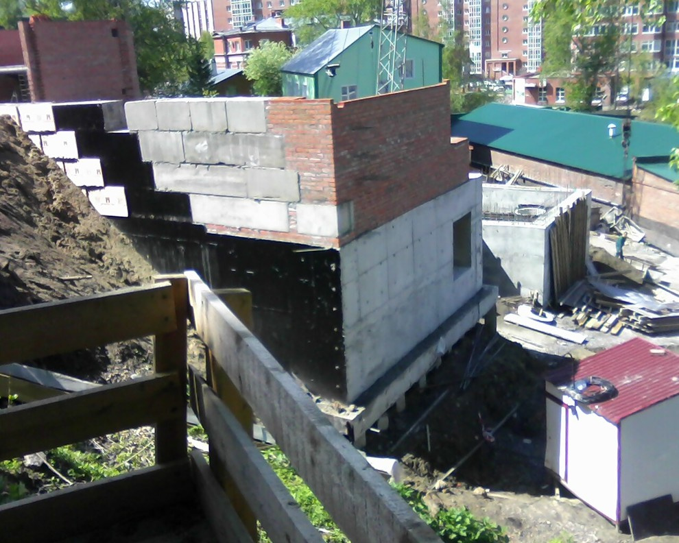 Источная 38