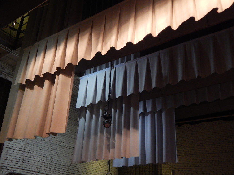 Одежда сцены для ДК им. Горького