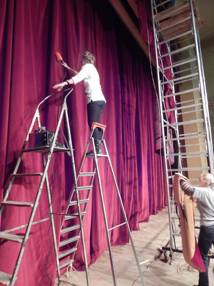 Одежда сцены для ДК им. Горького