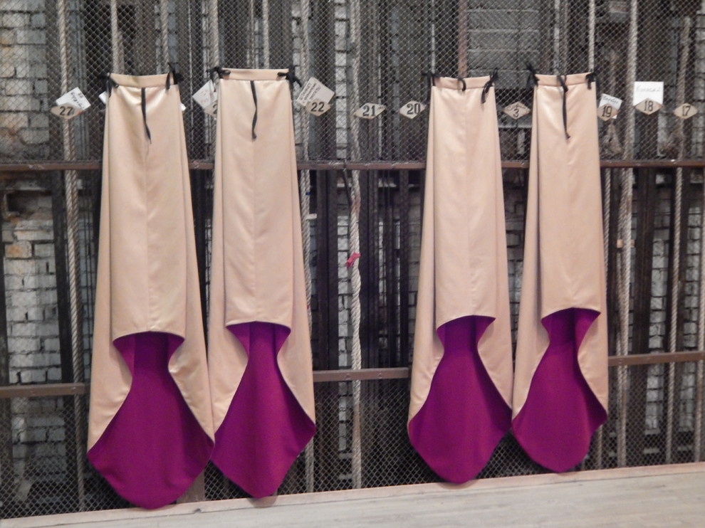 Одежда сцены для ДК им. Горького