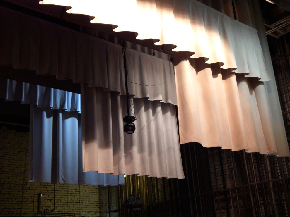 Одежда сцены для ДК им. Горького