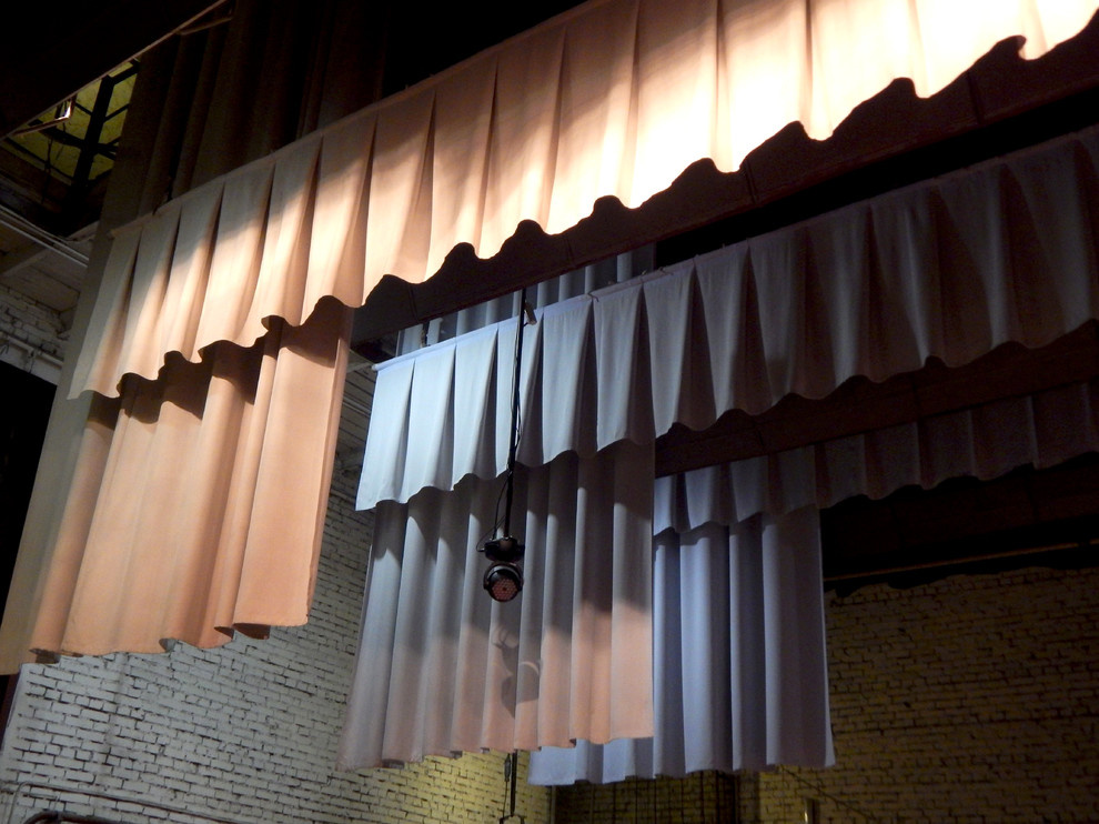 Одежда сцены для ДК им. Горького