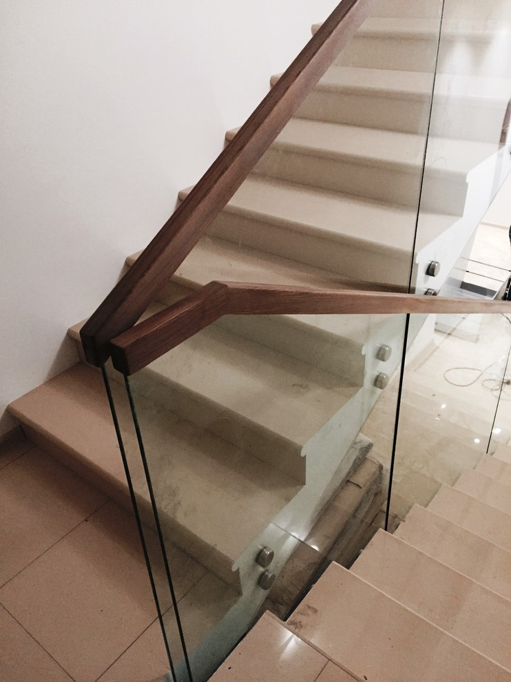 Самонесущие перила из стекла Маршаг