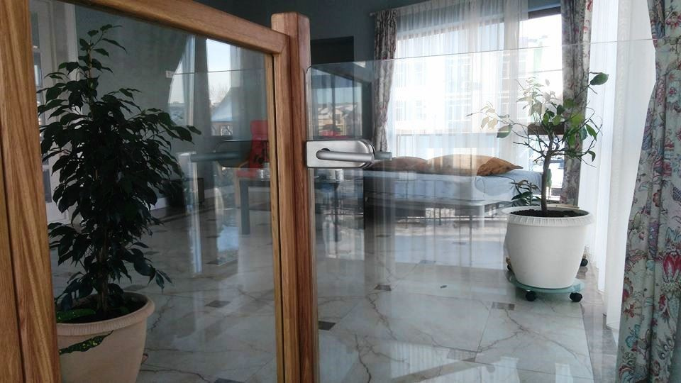 Стеклянные ограждения в деревянной раме Маршаг