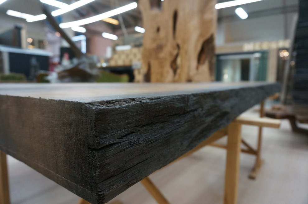 Мореный дуб bog oak