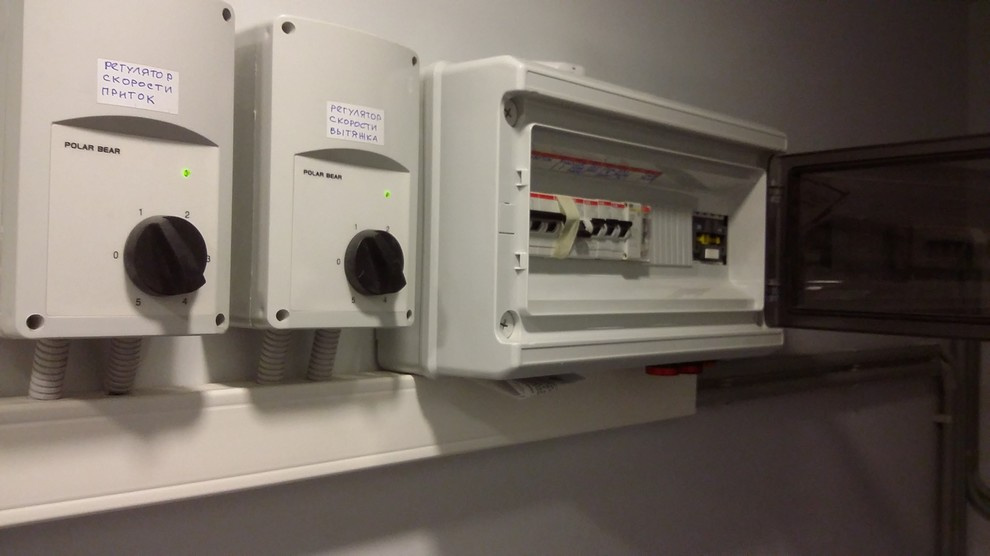 Обложка проекта: Бассейны уличный и внутридомовой в частном домовладении