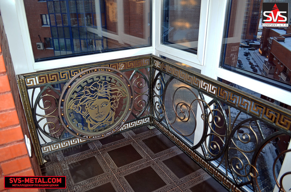 балкон VERSACE