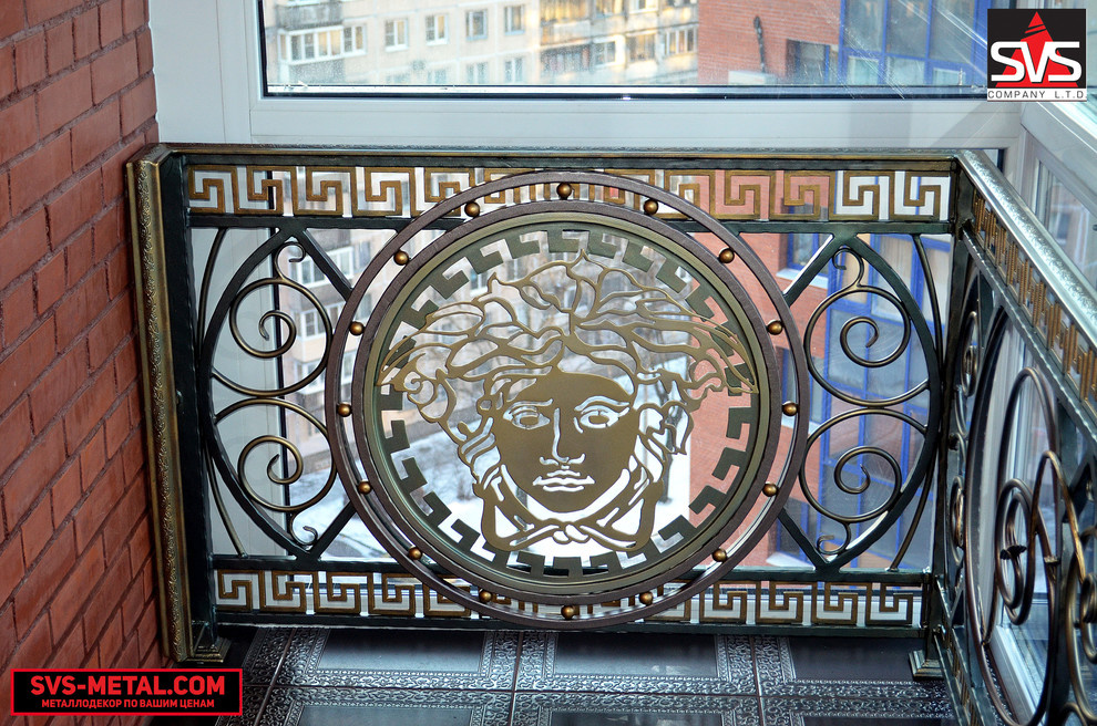 балкон VERSACE